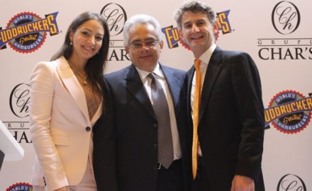 Daniel Nieves - Grupo Char's EVP, Lina Chaar - Grupo Char's Director and Peter Tropoli - Luby's, Inc. COO celebrate a partnership to bring Fuddruckers fast casual brand to Colombia at a recent press conference in South America. The event was also attended by Jeff Hamilton, Commercial Attache U.S. Embassy, Bogota, Colombia (PRNewsFoto/Fuddruckers)