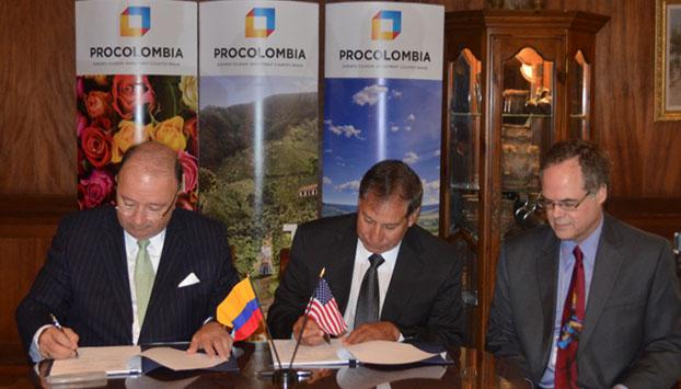 Ambassador Luis Carlos Villegas, U.S. Under Secretary of Agriculture Edward Avalos and Alan Dowdy, Assistant Deputy Administrator, APHIS during the signing ceremony. Photo: Embassy of Colombia.
