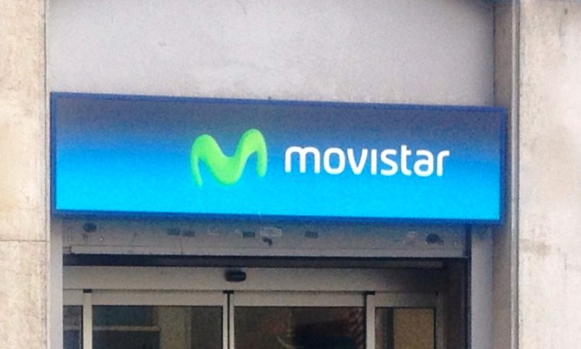 Photo credit: Tienda Movistar» de Andreuvv - Trabajo propio. Disponible bajo la licencia CC BY-SA 3.0 vía Wikimedia Commons