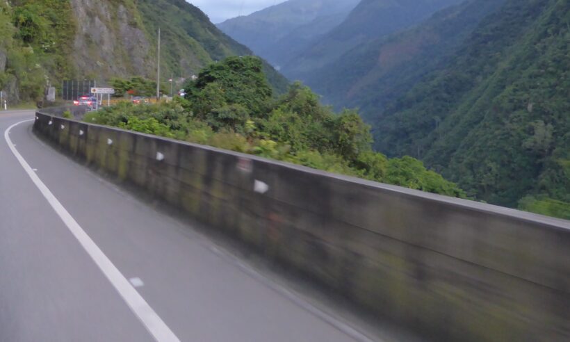 Bogotá - Villavicencio © Loren Moss