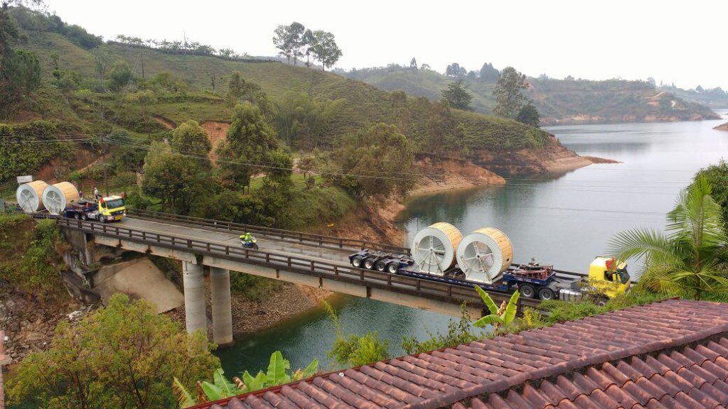 Replacement cables arriving at Guatapé