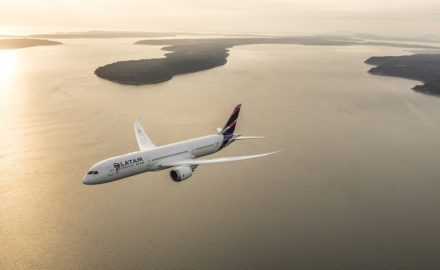 LATAM Airlines Boeing 787-9 Dreamliner