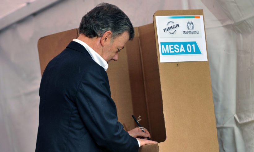 colombia peace signing santos timochenko vote plebiscite