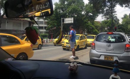 taxi protest colombia bogota medellin taxista paro tortuga Uber