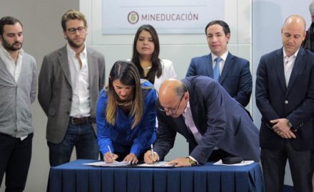 Yaneth Gina Minister of Education Colombia FECODE Strike