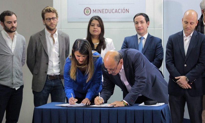 Yaneth Gina Minister of Education Colombia FECODE Strike