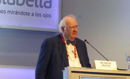 Angus Deaton Colombia asobancaria inequality