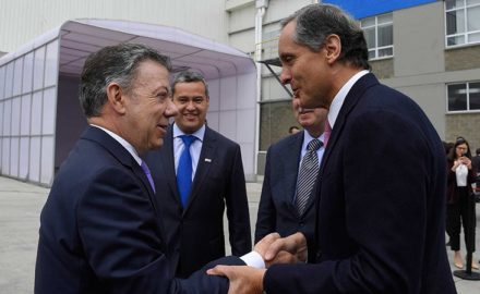 Bimbo opens new plant in Colombia and receives a visit from Colombian President Juan Manuel Santos. (Credit: Presidencia de la República)