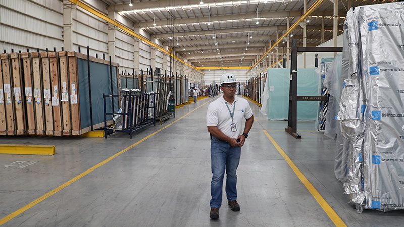 Tecnoglass window-making factory in Barranquilla, Colombia. (Photo credit: Liliana Padierna)