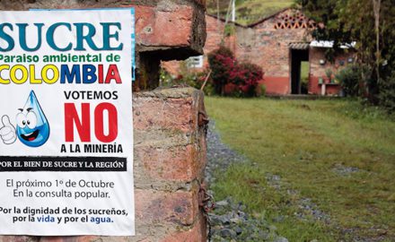 A poster outside a farm in Sucre urges residents to vote against mining. (Credit: Manuel Rueda)