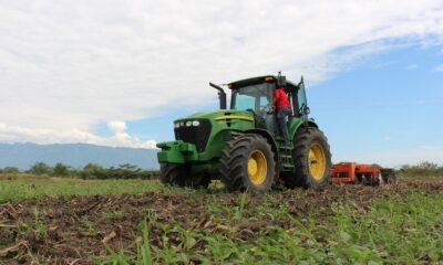 Colombia Agriculture: A tractor on the farm. (Photo credit: afelipeug / Pixabay)