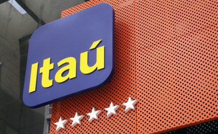 Banco Itaú Colombia (Photo credit: Thomas Hobbs)