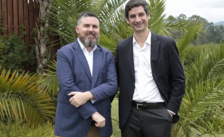 Clyde Hutchinson, director of Viva Air Labs, and Félix Antelo, president and CEO of Viva Air, celebrate the opening of the innovation center. (Credit: Viva Air)