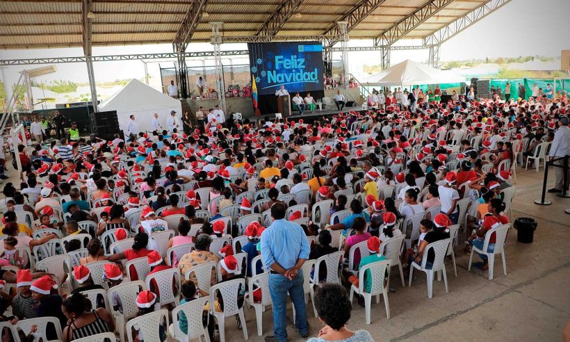 President Duque announces new measures in the low-income Cartagena neighborhood of El Pozón during a Christmas gift handout event. Photo credit: Juan Pablo Bello – Presidencia de la República