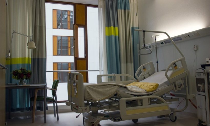 Hospital room Image by Cor Gaasbeek from Pixabay