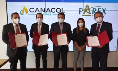 En la foto, de izquierda a derecha aparecen: Andrés Valenzuela, Representante Legal de CNE Oil & Gas, Diego Mesa Puyo, Ministro de Minas y Energía, Armando Zamora Reyes, Presidente ANH, María Jimena Yáñez Gelvez, Vicepresidenta de Promoción y Asignación de Áreas - ANH y Rafael Pinto, Representante Legal de Parex Resources, durante la firma de contratos del tercer ciclo del Proceso Permanente de Asignación de Áreas en las instalaciones de la ANH - Diciembre 1 de 2020. Foto: ANH.