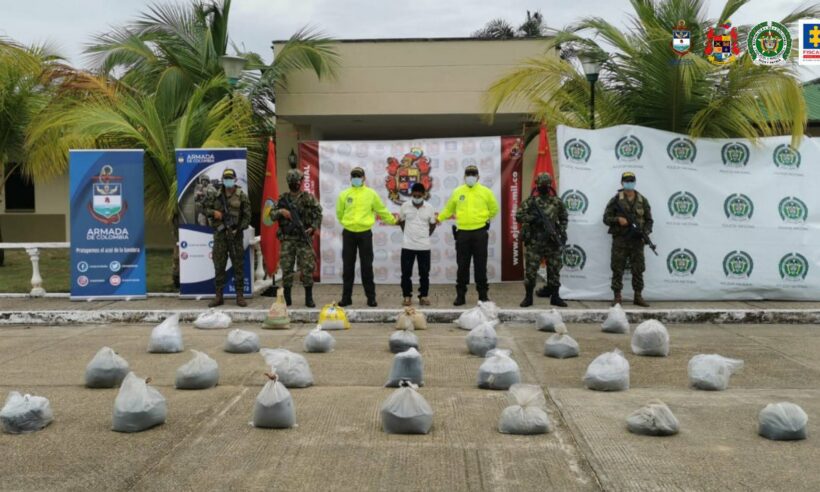 One person was captured with the total of 1,216 kilograms of ore, that according to the Colombian prosecutor’s office may be worth as much as 453,000 USD. Coltan is an ore containing rare-earth metals like tantalum and niobium, useful in the manufacture of electronics and metal alloys.