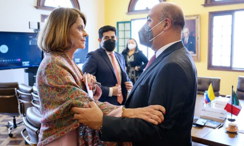 Above photo: A week ago, Vice President Chancellor Ramírez led the negotiations with the Undersecretary of Foreign Affairs of Mexico, for Latin America and the Caribbean of Mexico, Maximiliano Reyes Zúñiga, who made a visit to Bogotá, where the previous procedure was finalized. (Courtesy Colombian Ministry of Foreign Affairs)