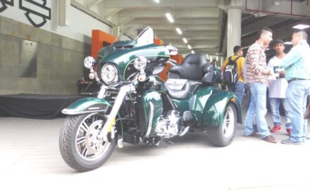 F2R photo © Loren Moss