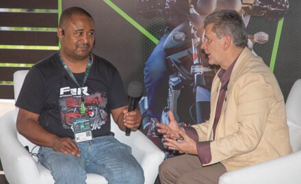 Finance Colombia's Loren Moss (left) interviews F2R organizer Guillermo Pajón.