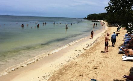 Baru Beach (Photo © Loren Moss)