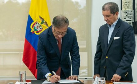 Above photo: President Gustavo Petro (left) and José Felix Lafurie, president of Fedegan (Twitter)