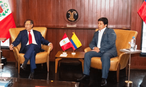 Colombia’s President Gustavo Petro (left) has expressed an ideological affinity for disgraced Peruvian President Pedro Castillo (right).