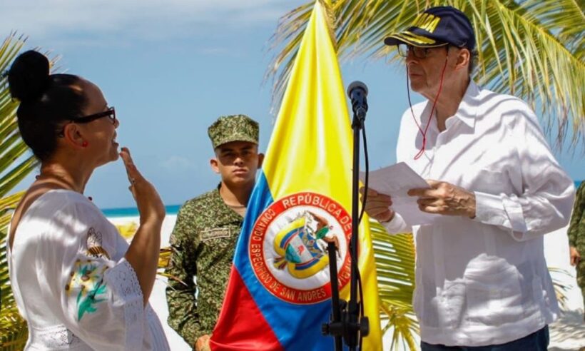 Colombian Foreign Minister Álvaro Leyva Durán swore in Colombia’s new Vice Minister of Multilateral Affairs of the Ministry of Foreign Affairs, Elizabeth Taylor Jay.