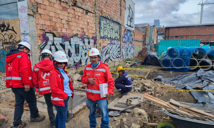 Workers at a construction site for the Bogota Metro on Calle 72 and Avenida Caracas. (Photo credit: Jared Wade, January 2023)