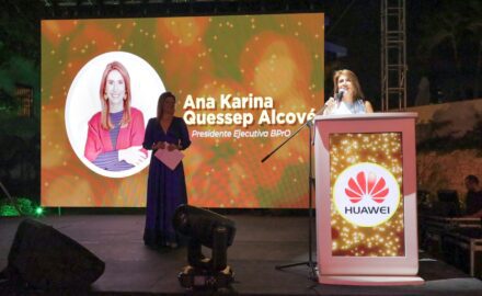 Ana Karina Quessep, president of BPrO, talks on stage at the CX Summit 2023 in Cartagena.