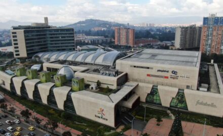 Photos of Titan Plaza courtesy of Parque Arauco