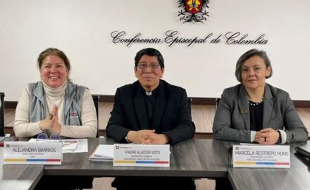 Members of the La Misión de Observación Electoral (MOE) meeting in August before the elections.