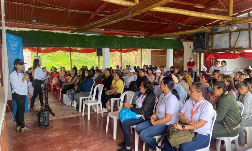 Graduation event in rural area of Marmato, Caldas, for participants in the the strategic alliance program offered by Collective Mining and SENA. (Photo credit: Collective Mining)
