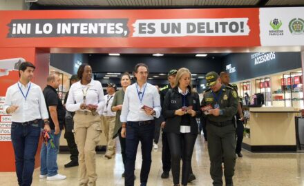 Medellín Mayor Federico Gutierrez launches initiative against child sex trafficking at the José María Córdova International Airport (photo: City of Medellín)