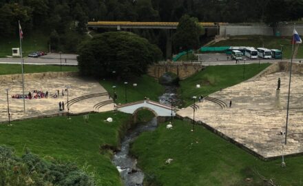 The Puente de Boyacá or Boyacá Bridge over the Teatinos River commemorates the 