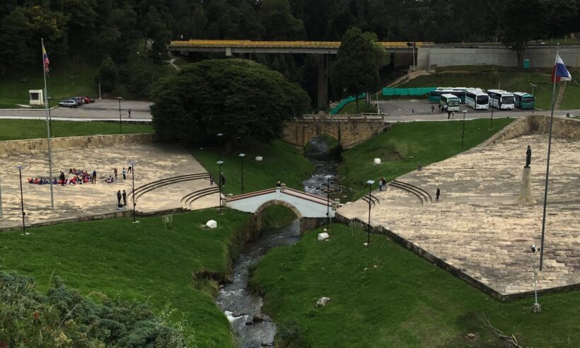The Puente de Boyacá or Boyacá Bridge over the Teatinos River commemorates the 