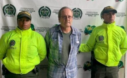 The man involved in the conversations was identified as Thomas Michael Renno who, according to the evidence collected, sought to evade action by the authorities with three different profiles (Tom Renno, Tom Rene and Tom Reinolds) that he also used to share photographs, videos and other types of pornographic material.