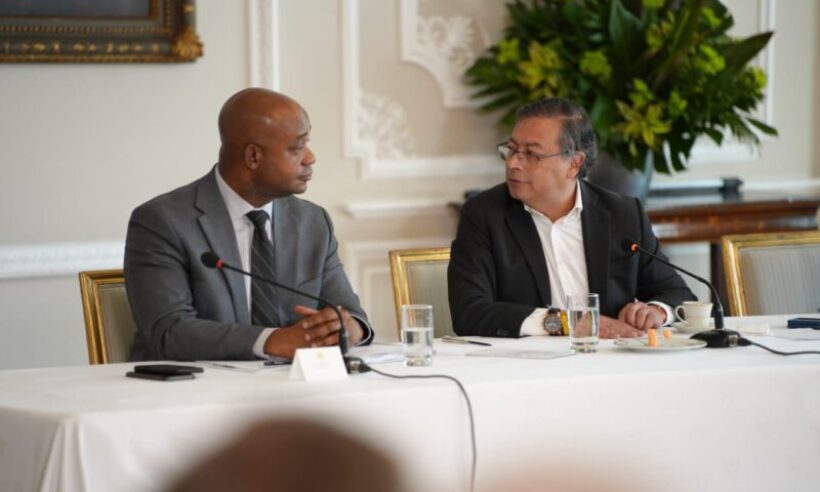 Chancellor Murillo discuss with the Colombian President Gustavo Petro