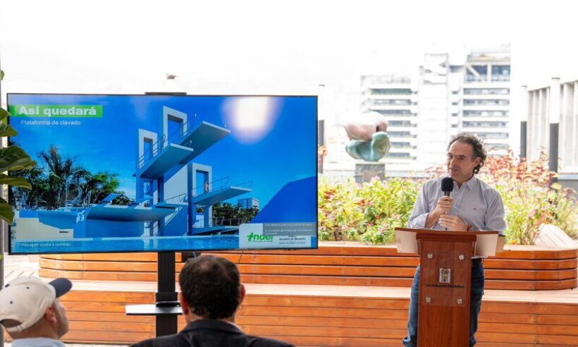 Medellín City aquatic pool,