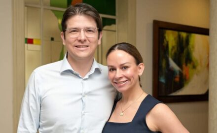 Presidential candidate and Senator Miguel Uribe Turbay with his wife, Maria Claudia Tarazona. (source: social media)