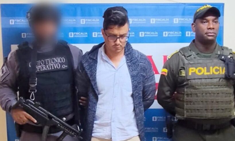Hery Alexis Velasco was recorded shouting phrases such as, “You are black trash” (“sos un negro basura”) in the face of the transit officer. (photo: Fiscalia General)