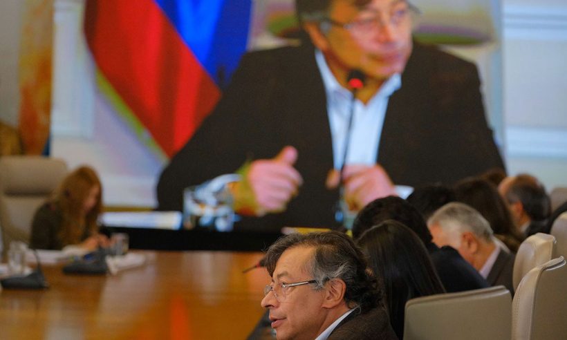 A defiant Gustavo Petro refused to accept any responsibility and said that the Trump administration's decision demonstrates that US policy has failed.