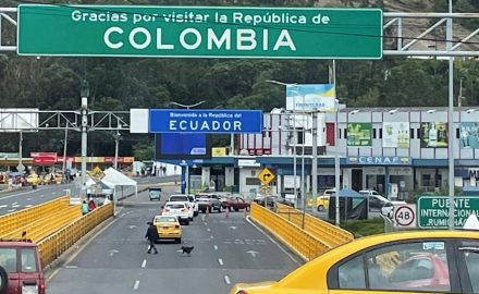 Border between Tulcán, Ecuador, and Ipiales, Colombia, at the Rumichaca International Bridge. (Photo Jadin Samit Vergara)