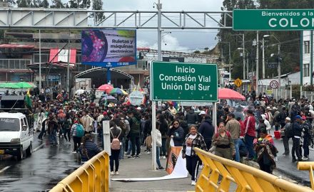 Border between Ecuador & Colombia looking towards Ipiales, Colombia (Photo: Cancillería de Colombia)