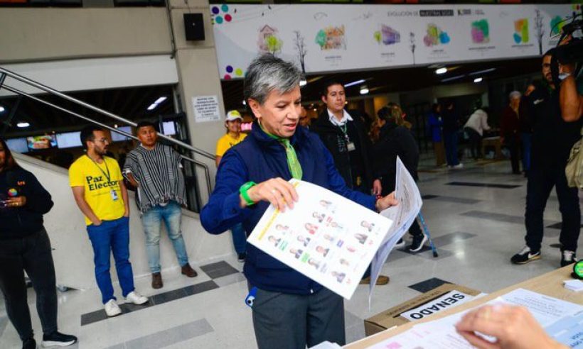 Claudia López, candidate in the centrist primary, casting her vote in Bogotá. Photo courtesy of Claudia López’s campaign team.