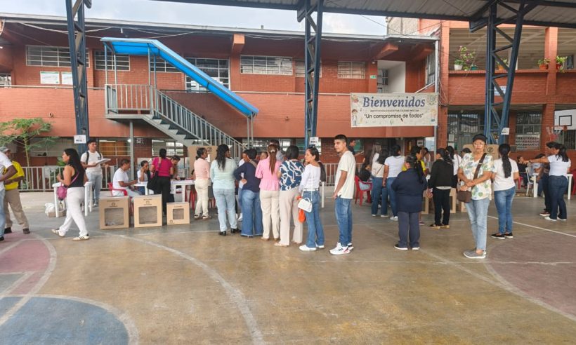 Polling station during Colombia’s congressional elections. Photo courtesy of the Registraduría Nacional del Estado Civil.”