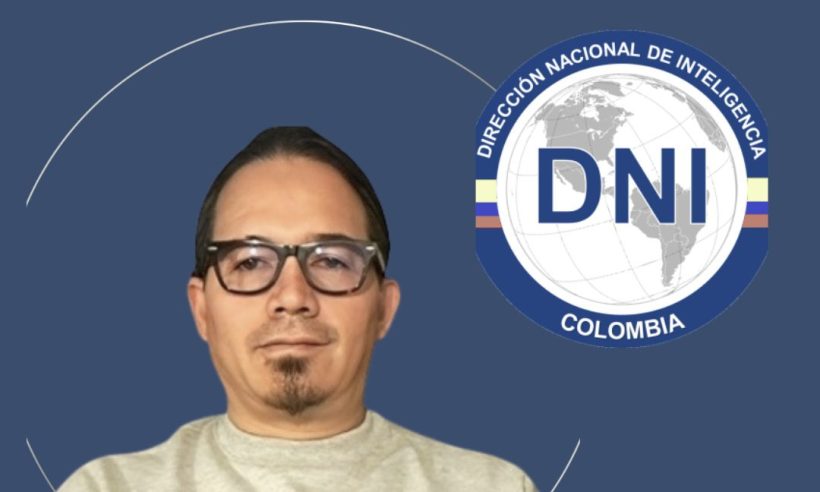 Photo 1. Wilmar Mejía and the logo of Colombia’s National Intelligence Directorate (DNI). Photo illustration by Finance Colombia.