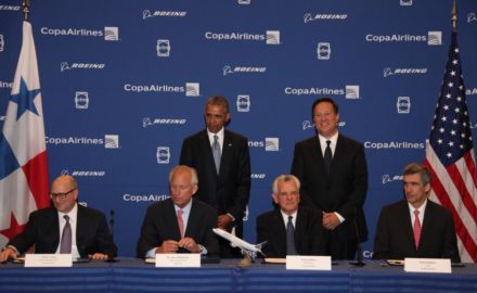 US President Barack Obana and Panama’s President Juan Carlos Varela look on as (seated, l to r) David Joyce, President of GE Aviation, Jim McNerney, CEO and Chairman of Boeing, Stanley Motta, Chairman of Copa Holdings, and Copa CEO Pedro Heilbron signed documents recognizing the agreement. The airplanes had previously been listed as unidentified on Boeing’s Orders and Deliveries website.