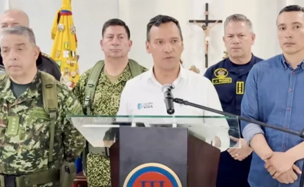 Defense Minister Pedro Sánchez during a security council meeting held after the explosion. Photo courtesy of Colombia’s Ministry of Defense.