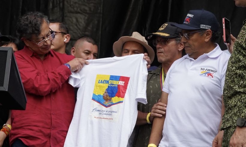 President Gustavo Petro, left, and Constituent Assembly Committee spokesperson Armando Wouriyu Valbuena during the launch of the signature campaign for a proposed Constituent Assembly. Photo from Valbuena’s X account.
